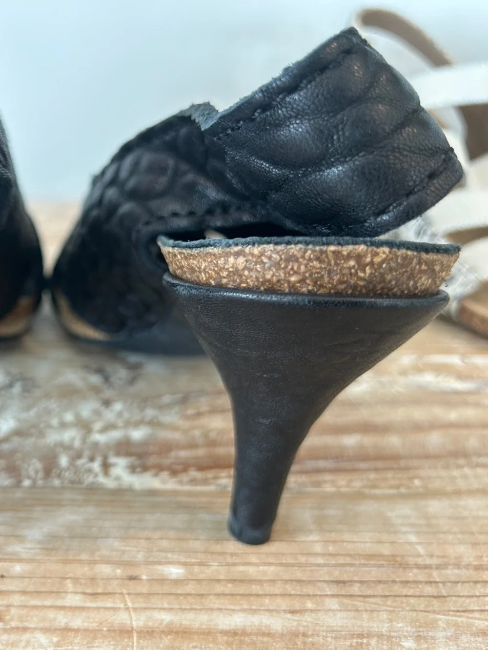 NWOB Pedro Garcia Maggie Pebbled Leather Peep Toe Slingback Heels Sz 39 1/2